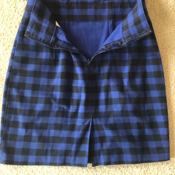 Woman’s Plaid Skirt and Jacket Suit - Picture 5 of 6